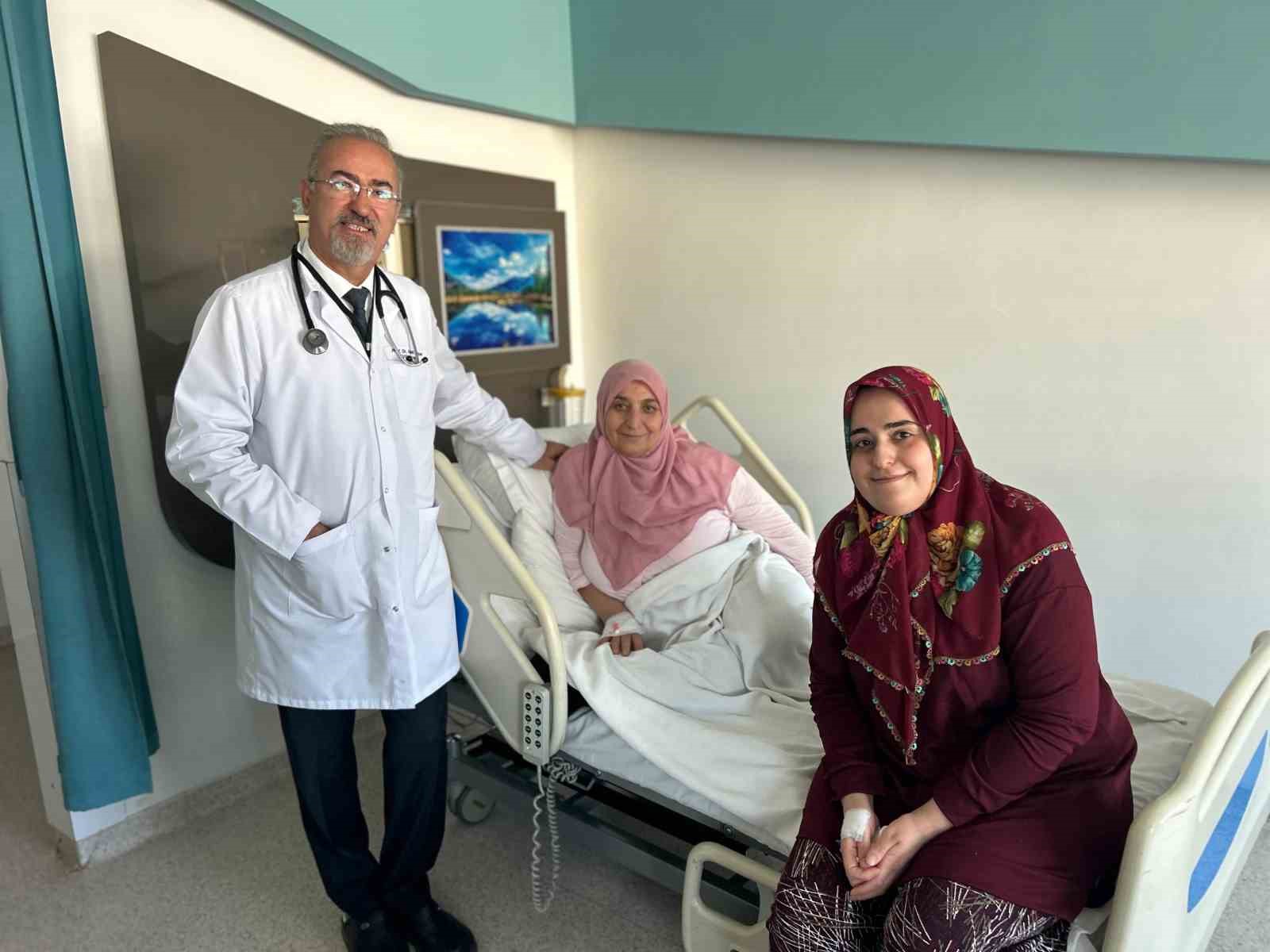 Gebelikte Fark Edilen Şah Damarı Tümörü Van'da Başarıyla Alındı 