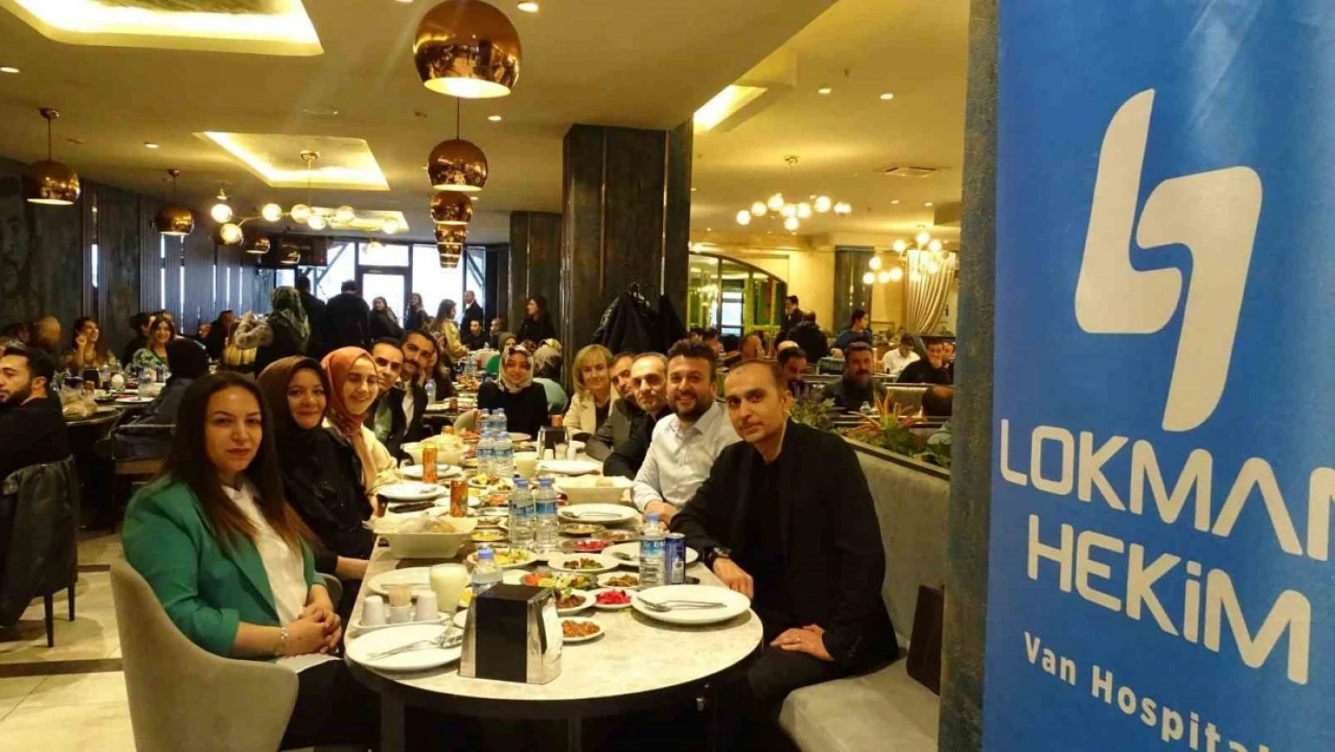- Lokman Hekim Van Hastaneleri Yönetici ve Personeli İftar Yemeğinde Bir Araya Geldi