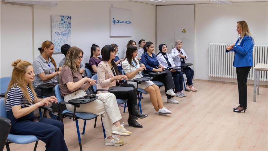 Sağlık Rehberi - Lokman Hekim'den çalışanlara yönelik İşaret Dili ve Temel İletişim Atölyesi
