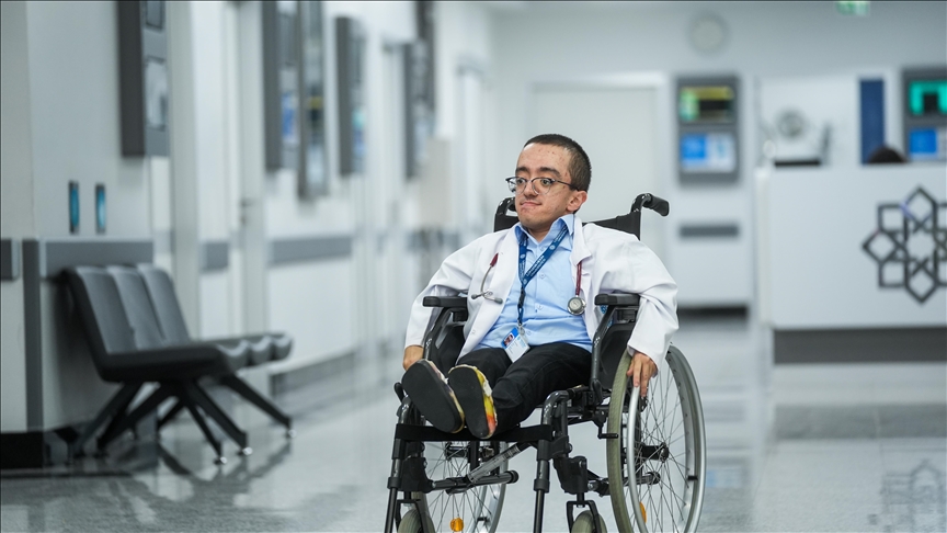 Cam Kemik Hastalığıyla Büyüyen Hamza 
